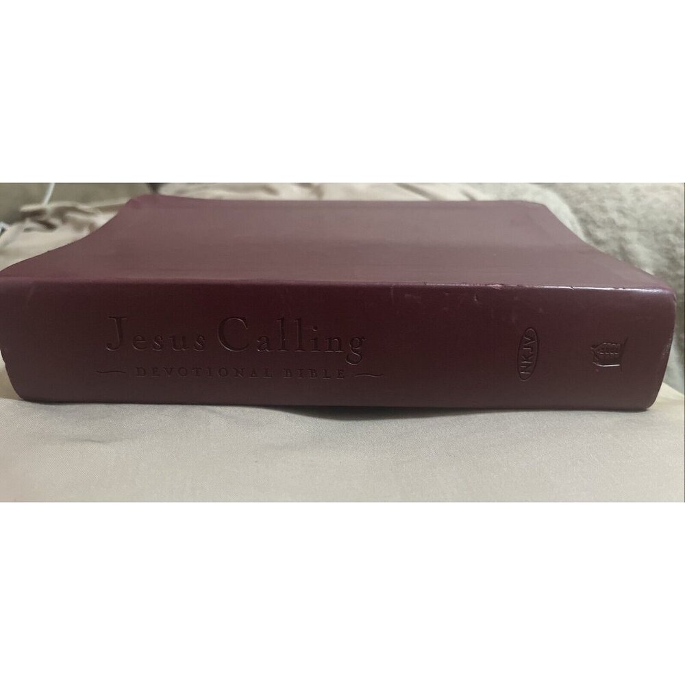 Jesus Calling Devotional Bible, Nkjv : Enjoying Peace in His Presence by...